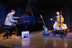 1-2025-12-05-21-14-07