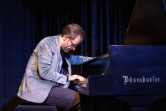 2-2025-12-05-21-15-12