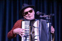 2-2025-11-21-21-23-54-Bearbeitet