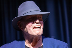 9-2025-11-21-23-09-19-Bearbeitet